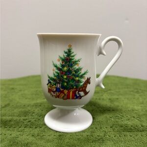 Christmas Tree Mug with Toys Design